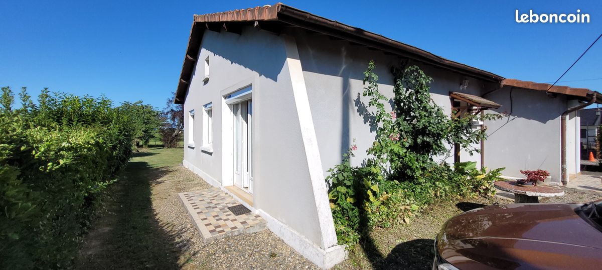 Casa de 3 dormitorios en Arzacq-Arraziguet, France No. 293860