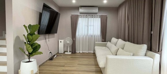 Casa T3 em Samut Prakan, Thailand N.º 78055 3