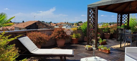 3 rooms Penthouse in Cogliate, Italy No. 132231 2