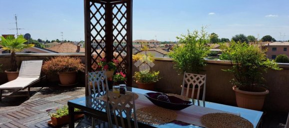 3 rooms Penthouse in Cogliate, Italy No. 132231 5