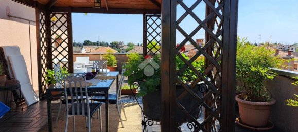 3 rooms Penthouse in Cogliate, Italy No. 132231 6
