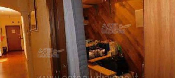 5 rooms Apartment in Rome, Italy No. 205944 24