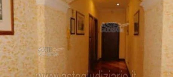 5 rooms Apartment in Rome, Italy No. 205944 23