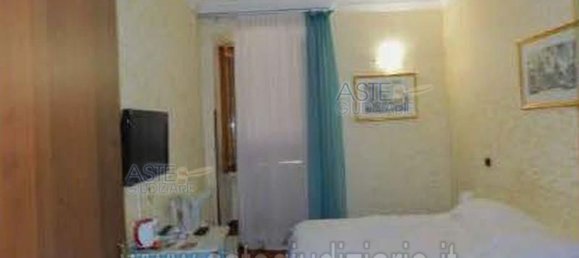 5 rooms Apartment in Rome, Italy No. 205944 19