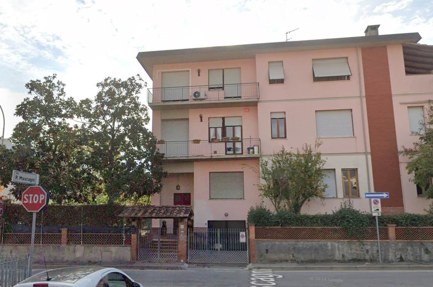 5 bedrooms Apartment in Fucecchio, Italy No. 315616