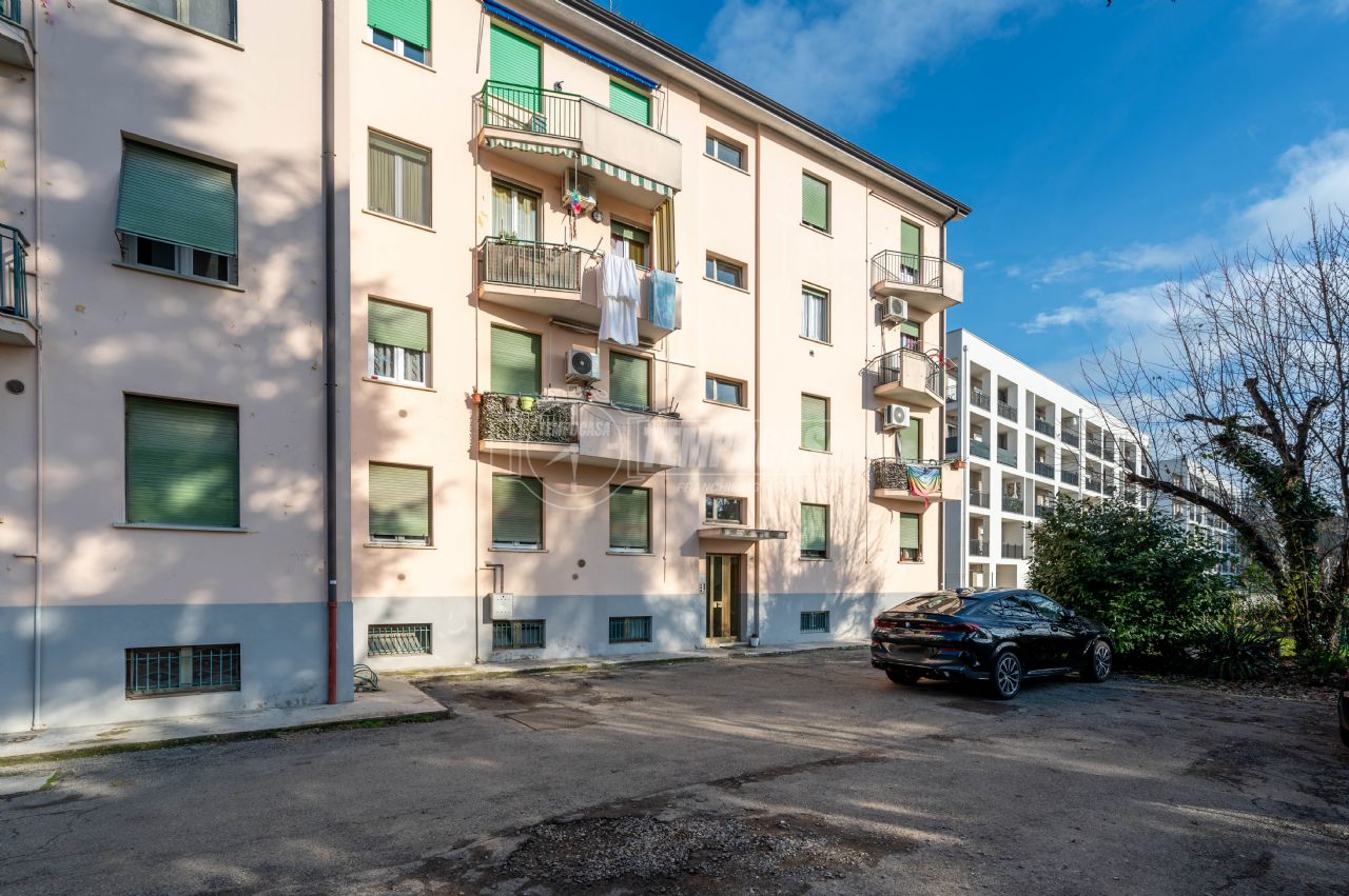 2 bedrooms Apartment in Reggio Emilia, Italy No. 173358