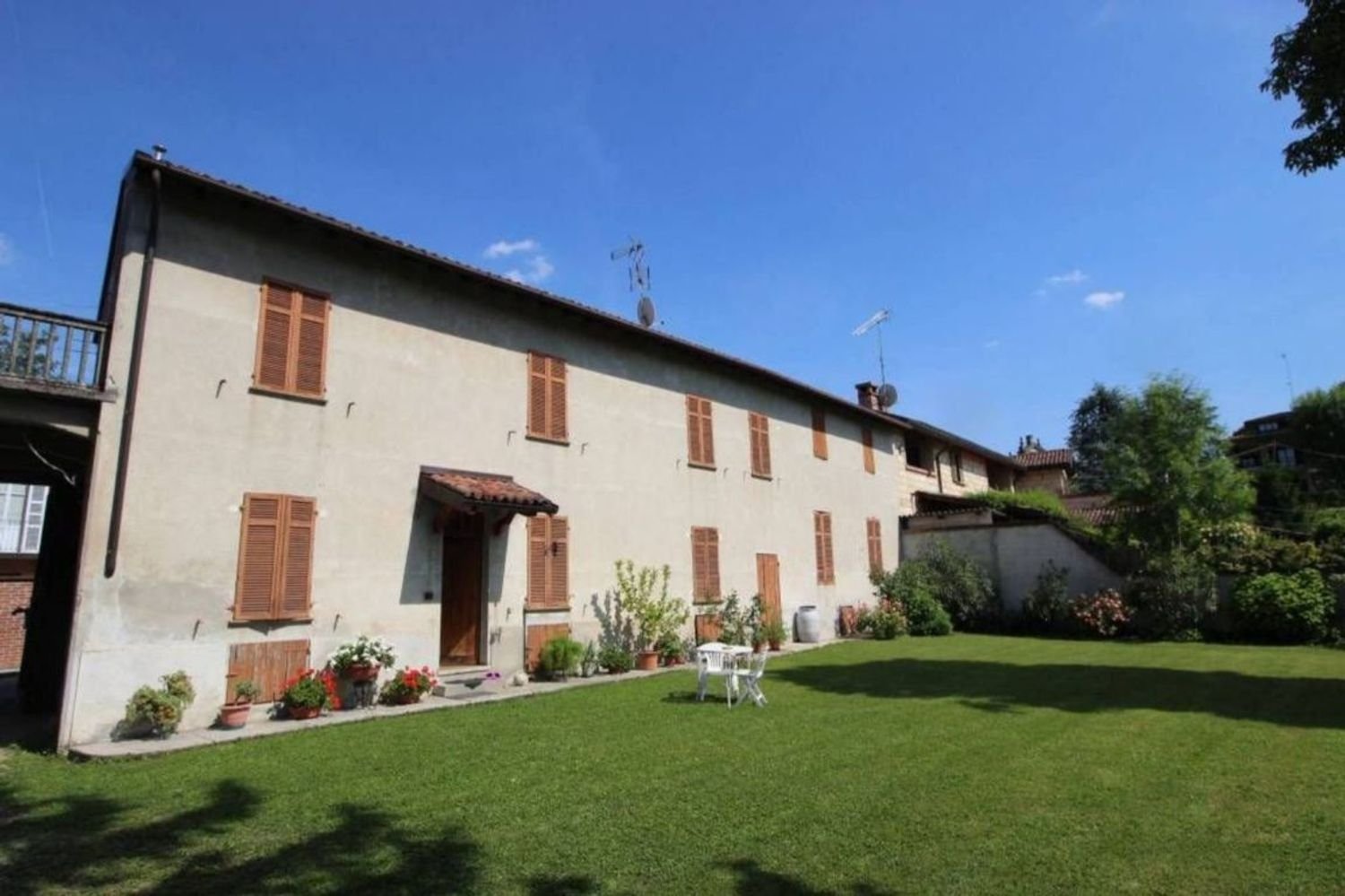 6 bedrooms House in Ozzano Monferrato, Italy No. 315180
