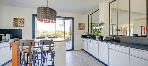 6 bedrooms House in Orgeval, France No. 171293 5