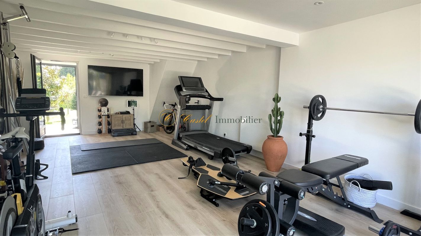 6 bedrooms House in Orgeval, France No. 171293