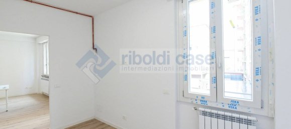 2 bedrooms Apartment in Seregno, Italy No. 274044 8