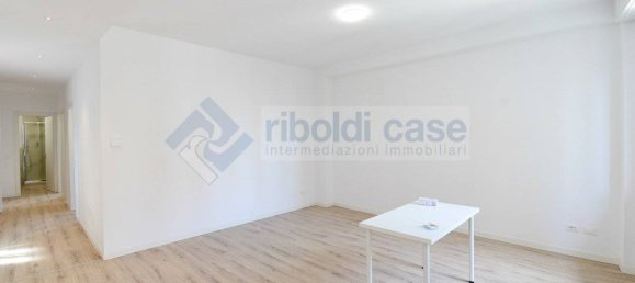 2 bedrooms Apartment in Seregno, Italy No. 274044 4