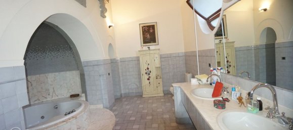 7 bedrooms Apartment in Florence, Italy No. 378054 21