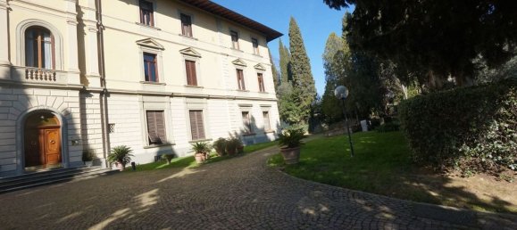 7 bedrooms Apartment in Florence, Italy No. 378054 2