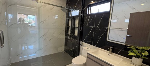6 bedrooms House for sale in Pattaya, Chonburi, Eastern Thailand, Thailand № 58772 15