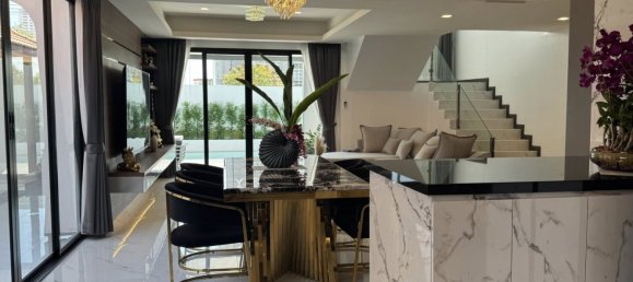 6 bedrooms House for sale in Pattaya, Chonburi, Eastern Thailand, Thailand № 58772 24