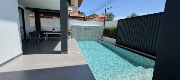6 bedrooms House for sale in Pattaya, Chonburi, Eastern Thailand, Thailand № 58772 3