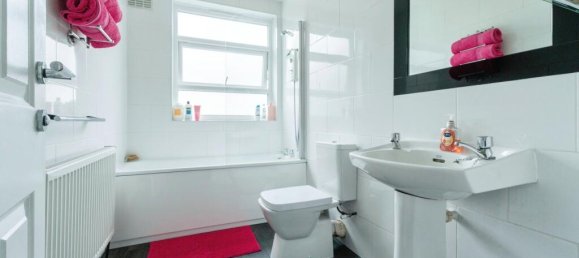 Apartamento T2 em Whyteleafe, United Kingdom N.º 8044 5