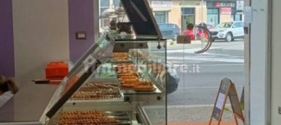 2 rooms Commercial property in Latina, Italy No. 31169 4