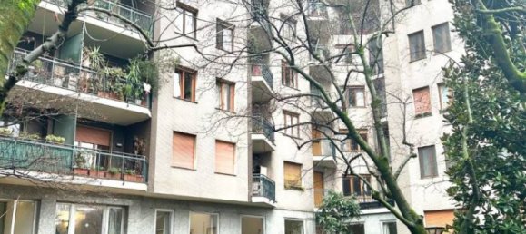 2 bedrooms Apartment in Milan, Italy No. 266572 4