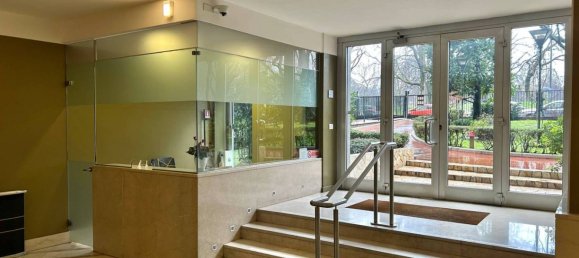 2 bedrooms Apartment in Milan, Italy No. 266572 11