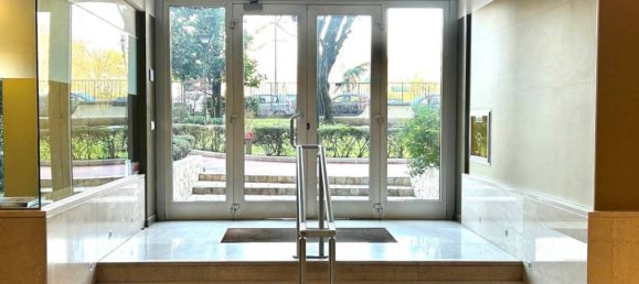 2 bedrooms Apartment in Milan, Italy No. 266572 10