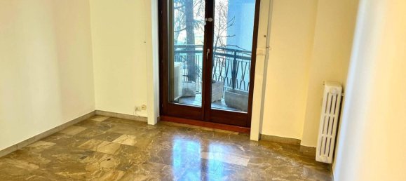 2 bedrooms Apartment in Milan, Italy No. 266572 21