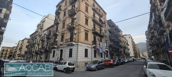 3 Schlafzimmer Wohnung in Palermo, Italy, Nr. 135614 2