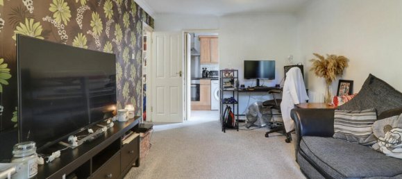 1 bedroom Apartment in South Croydon, United Kingdom No. 4903 8