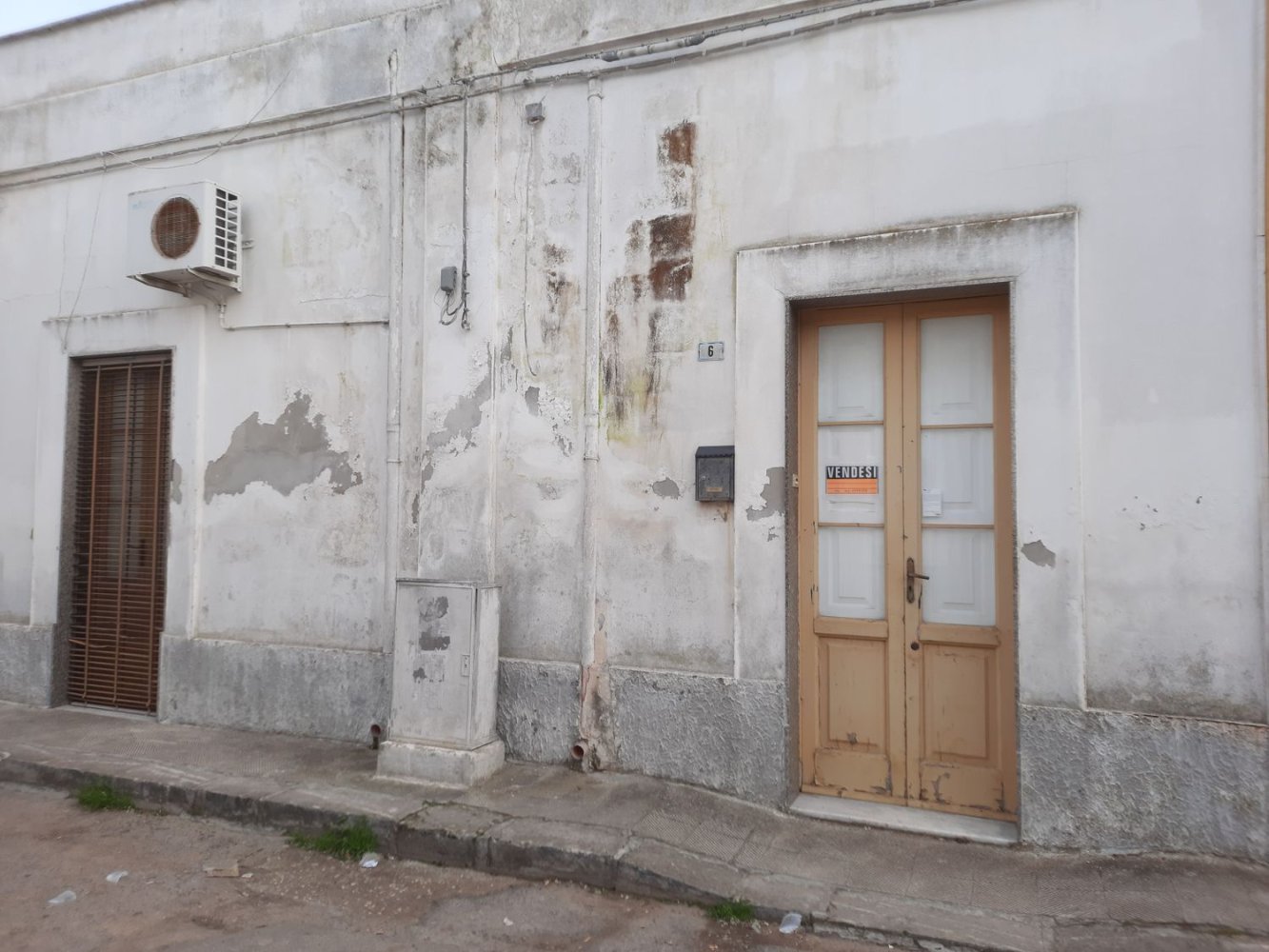 5 rooms House in Lizzano, Italy No. 254466