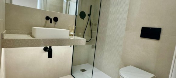 21 Schlafzimmer Gebäude in Santa Coloma de Gramenet, Spain, Nr. 129382 22