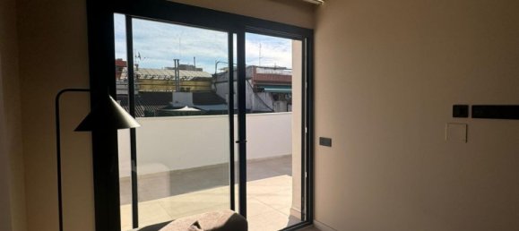 21 Schlafzimmer Gebäude in Santa Coloma de Gramenet, Spain, Nr. 129382 25