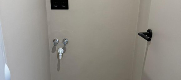 21 Schlafzimmer Gebäude in Santa Coloma de Gramenet, Spain, Nr. 129382 28