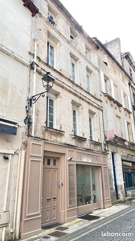 3 bedrooms Building in Angouleme, France No. 340153
