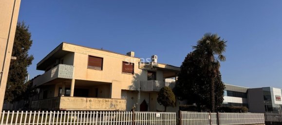 800m² Warehouse in Caldogno, Italy No. 60071 2