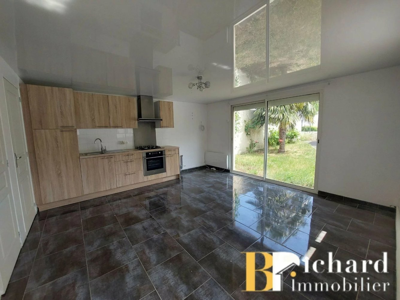 2 bedrooms House in Laon, France No. 239021