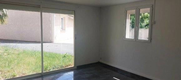 2 bedrooms House in Laon, France No. 239021 3