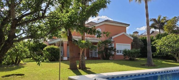 4 bedrooms House in Estepona, Spain No. 119895 3