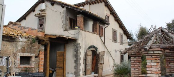 6 bedrooms Villa in Vetralla, Italy No. 315319 2