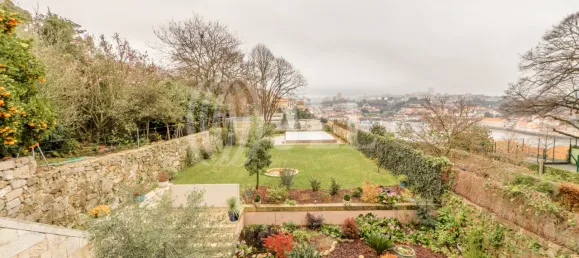 Дуплекс с 2 спальнями в Порту, Португалия № 154422 26