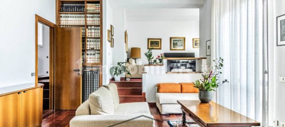 3 bedrooms Villa in Como, Italy No. 355081 3