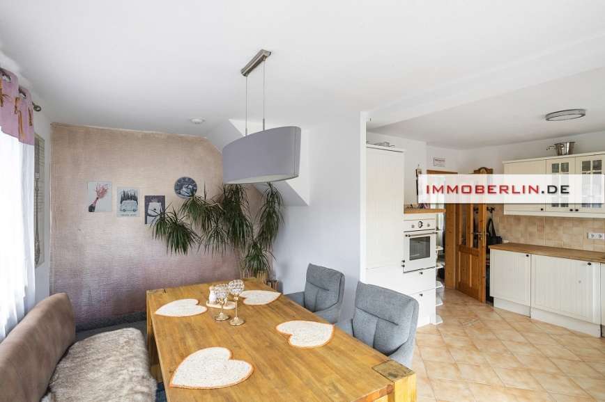 5 rooms House in Potsdam, Germany No. 232254