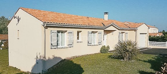 Casa de 4 dormitorios en Le Gua, France No. 103980 2