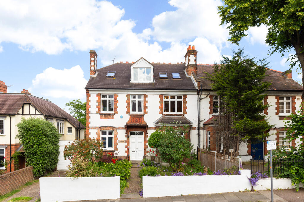 6 bedrooms House in London, United Kingdom No. 13929