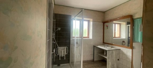 2 bedrooms House in Saint-Junien, France No. 335631 7