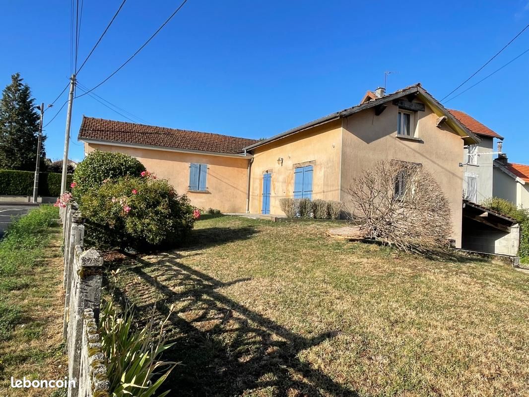 2 bedrooms House in Saint-Junien, France No. 335631