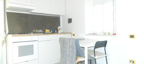 4 rooms Apartment in Carrara, Italy No. 70332 2