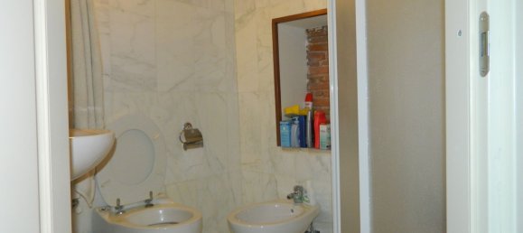 4 rooms Apartment in Carrara, Italy No. 70332 6