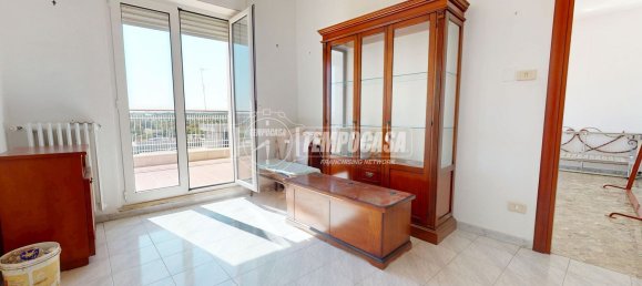 Apartamento de 2 divisões em Bari, Italy N.º 290641 2