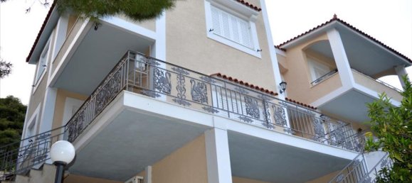 6 bedrooms Villa in Loutraki, Greece No. 1260 9