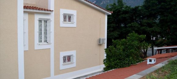 6 bedrooms Villa in Loutraki, Greece No. 1260 4